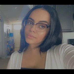 Meet your Posher, Alexandra